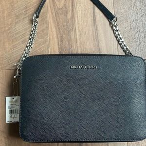 Michael Kors Jet Set Item Large East West Zip Crossbody Leather Black
